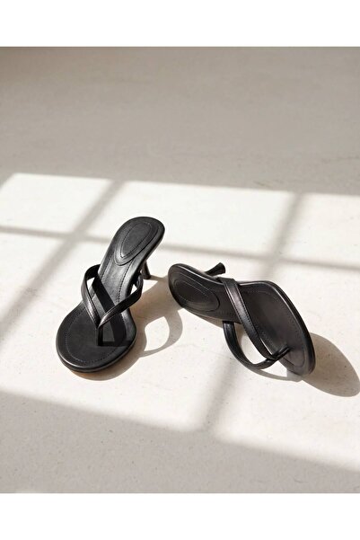 SHOELUKS Milano Mini Topuklu Parmak Arası Terlik