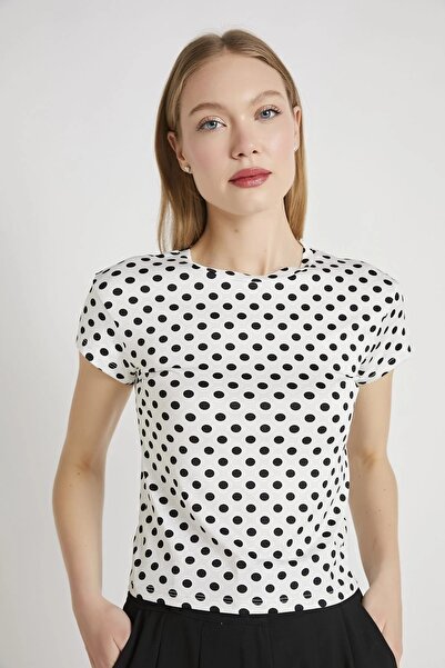 TENA Women's White Crew Neck Short Sleeve Polka Dot Blouse