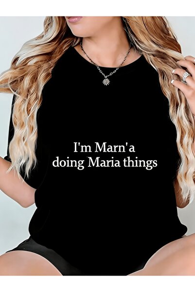 En22 تي شيرت نسائي بطبعة 'I'M Marna' لمن يعتني بأسلوب الحياة الخاص بماريا. قم...