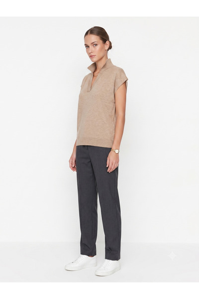 Neden Tekstil Women's High Collar Sleeveless Knit Sweater