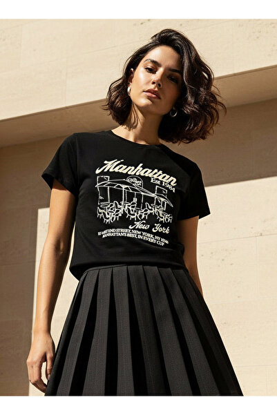 FAV YOUTH WOMAN GRAPHIC CORE TEES
