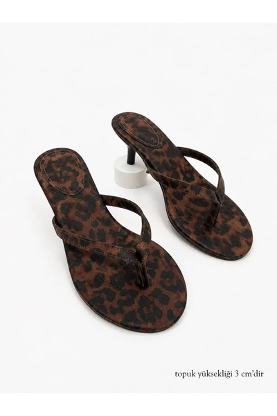 diclepolat Women's Leopard Thin Strap Low Heel Flip Flops Velaj