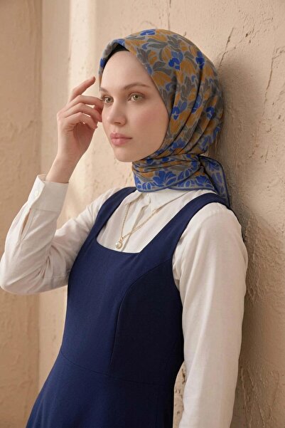 Silk Home وشاح ناعم بنقشة الزهور باللون الرمادي 90x90