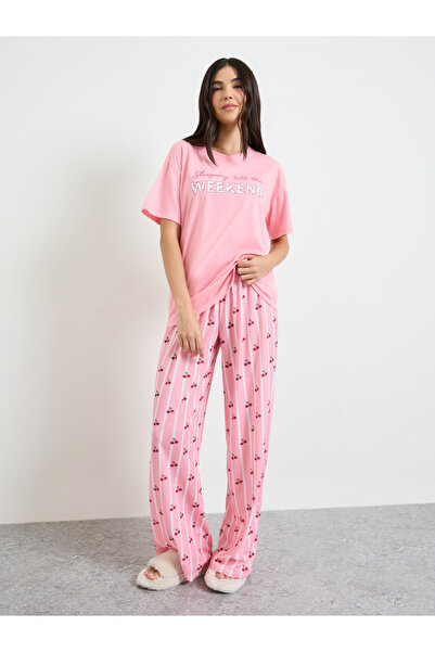 Styli Pink Weekend Graphic Drop Shoulder T-Shirt And Pyjama Set