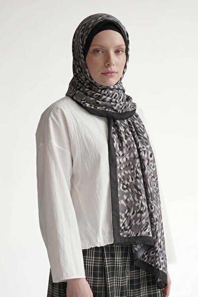 Levidor Gray Leopard Textured Sport Shawl