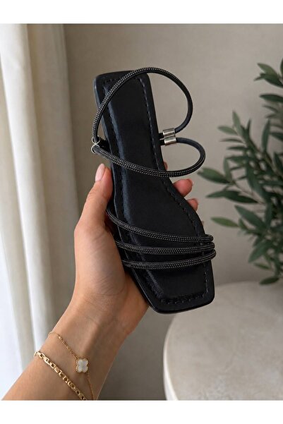 PLN SHOES صندل نسائي بكعب مسطح وحزام متقاطع وتفاصيل لامعة مناسب لفساتين السهرة