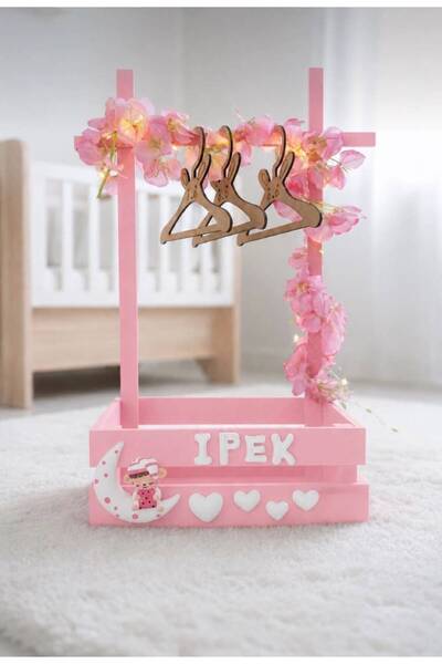 Nilsa Kişiye Özel İsimli Ahşap Bebek Hediye Sepeti Çiçekli Led Işıklı Pembe