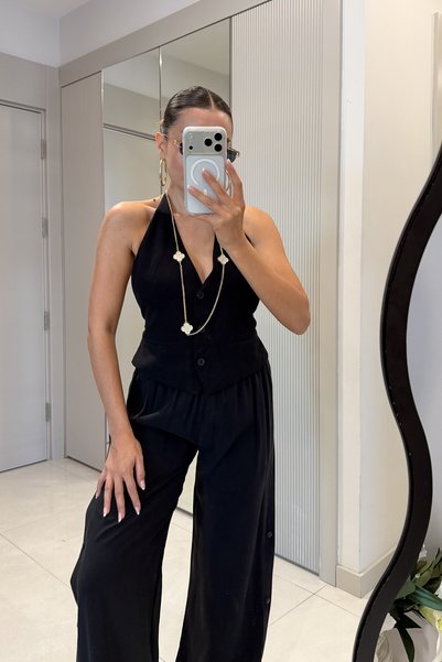Gizem Ecemiş Juliette Siyah Sırt Dekolteli Bağlamalı Yelek