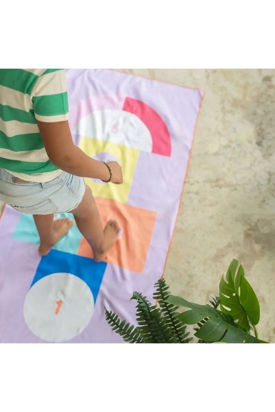 NO BRAND QUUT: PlayTowels M Prosop de plajă cu două fețe (140 x 70cm) Hopscotch