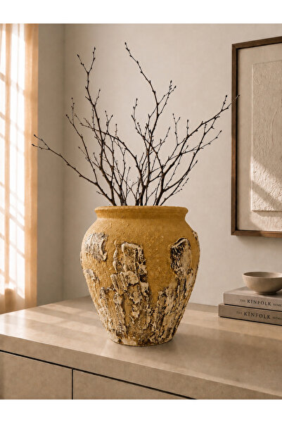Luthien Soren Embossed Decorative Vase