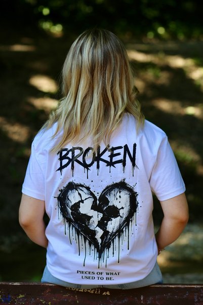 Generic Brand Divertis Tricou Unisex BROKEN HEART, print față-spate inimă frâ...