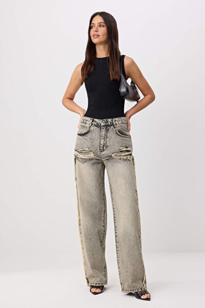 Trendyol Collection بنطلون جينز واسع الساق بخصر مرتفع وتفاصيل ممزقة باللون ال...
