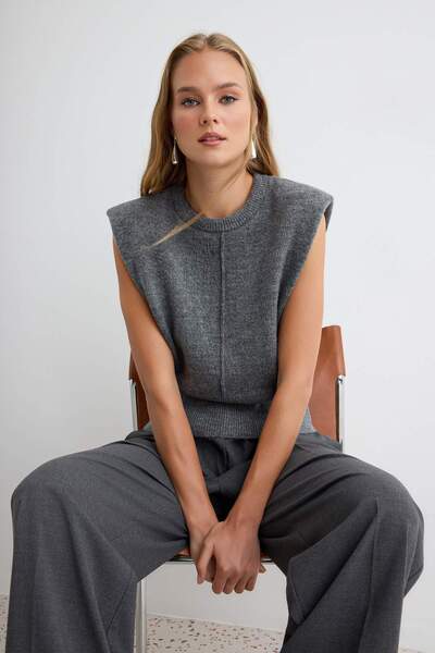 Trendyol Collection Anthracite Soft Textured Padded Basic Sleeveless Knitwear...