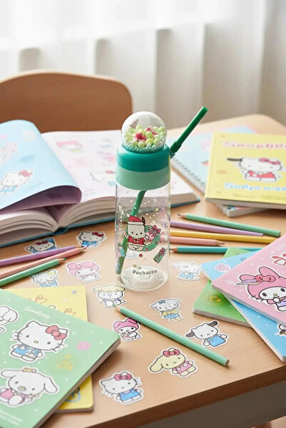 Miniso زجاجة مياه سانريو المرخصة من مجموعة عيد الميلاد مع مصاصة وكرة كريستالي...