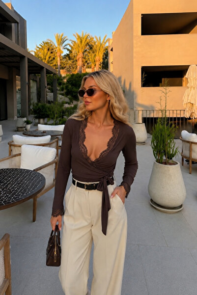 Black Fashion Kruvaze Bağlamalı Dantelli Kahverengi Bluz