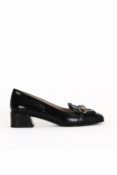 Bueno Shoes حذاء بكعب نسائي من الجلد اللامع باللون الأسود 33wa7711
