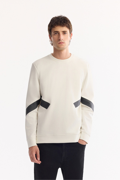 Avva Ανδρικό φούτερ Ecru Crew Neck Cotton Bi-Stretch με τύπωμα Regular Fit A5...