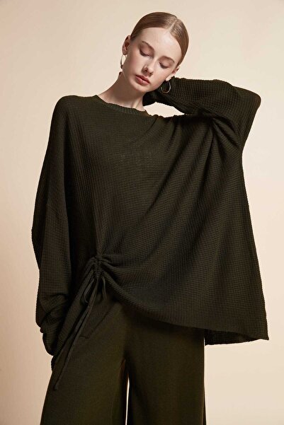 Yola Long wide trousers with pockets and waist tie