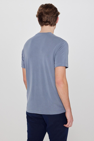 Lee Tricou