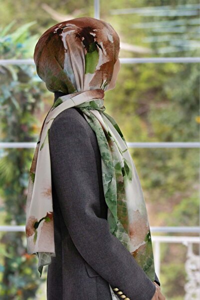 Vissona KREP SULU BOYA ÇİÇEK DESENLİ ZÜMRÜT YEŞİLİ RENKLİ 75X195 KIRIŞMAZ ŞAL