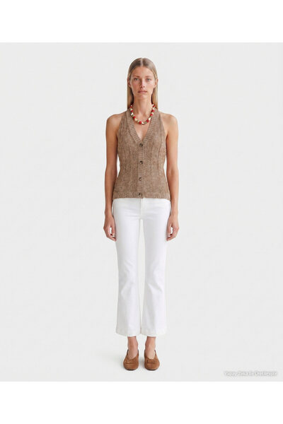 Yargıcı Cropped Pad V-Neck Sleeveless Sweater