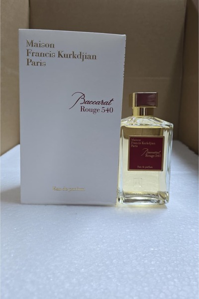 MakeUpHolder عطر با كا را ترو جي 540