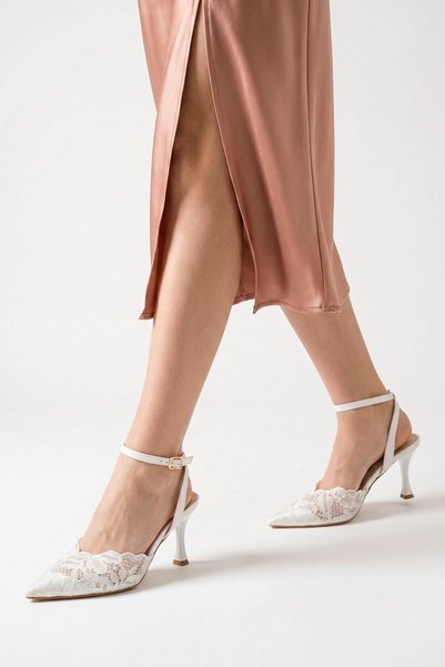 GÜZEL SHOES Women's White Lace Detailed Pointed Toe Shoes