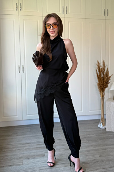Dilay Gökoğlu Butik Set asimetric din satin cu detaliu din dantelă