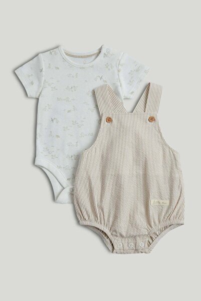 MOTHERCARE أول طقم ملابس لي مكون من شورت قصير وبدلة جسم