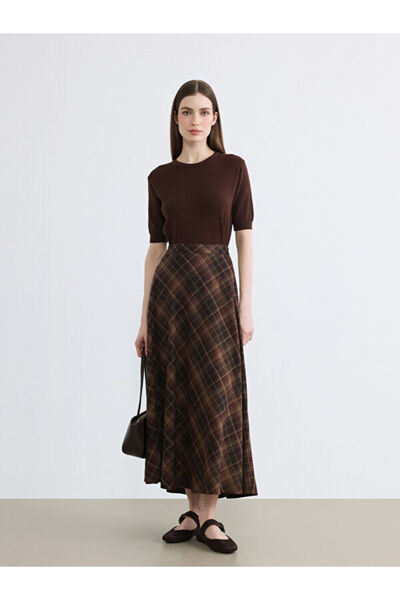 LC Waikiki Rmz Gi̇yi̇m Farkiyla Zippered Waist Checked Embroidered Flared Skirt