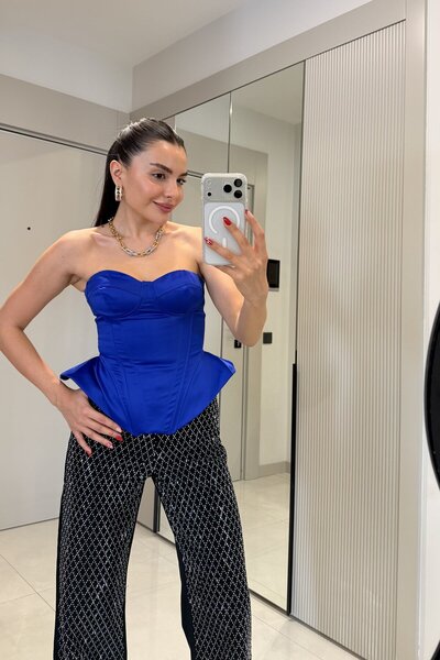 Gizem Ecemiş Misu Saks Straplez Saten Büstiyer