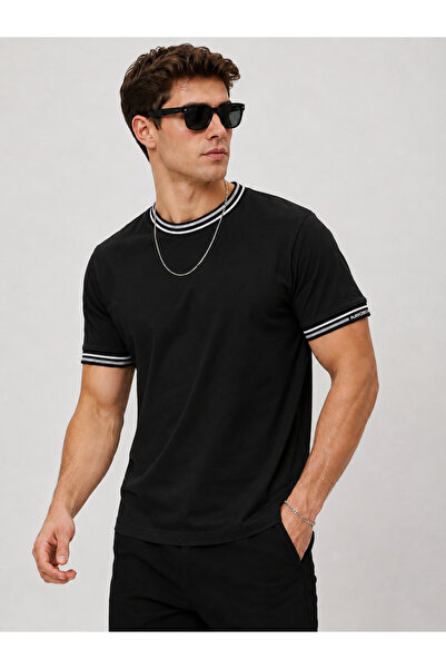 Cool mans Tricou negru din bumbac pieptănat, cu detaliu cu nervuri și decolte...
