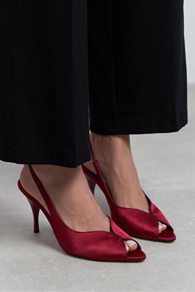 NİŞANTAŞI SHOES Γυναικεία παπούτσια Roxy μπορντό σατέν με ανοιχτή μύτη και λε...