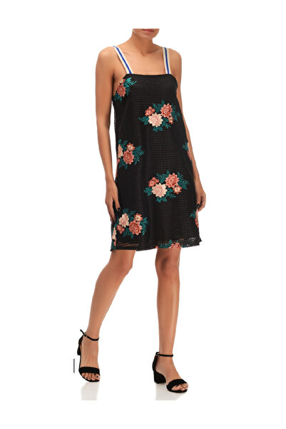 Evendi Rochie, Negru