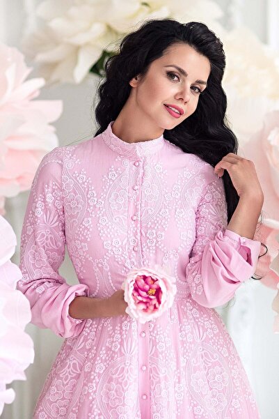 Muslima Wear فستان نسائي من بيرلا روسا بأزرار لؤلؤية ونقشة وردة وردية