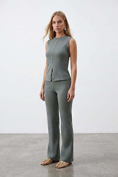 Trend Alaçatı Stili Women's Khaki Crew Neck Gold Buttoned Blouse and Trousers...