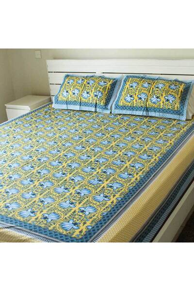 Weswadesi Bedsheet and 2 Pillow Covers – Light Blue and Yellow Lotus Bloom Print