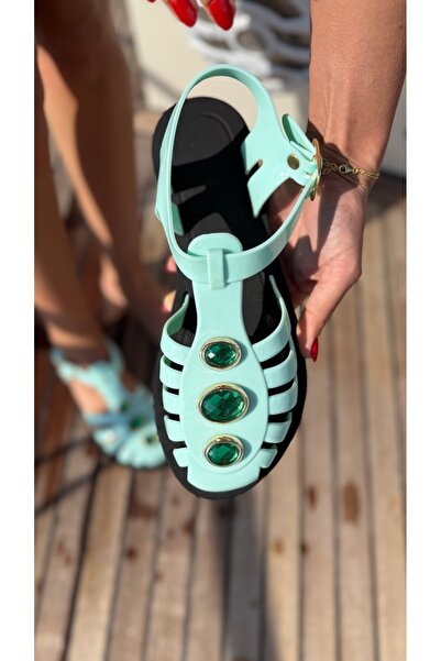 Eataly Shoes صندل جيلي باللون الفيروزي من أكوا جيم