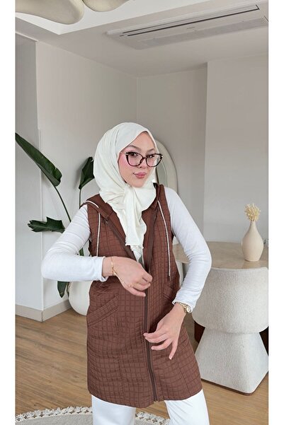 NİLNUR MODA Vestă matlasată Nesrin cu glugă, sezon nou