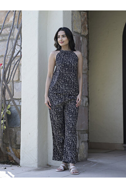 Sanskrutihomes By Styli Black Printed Viscose Rayon Top and Pants Co-Ord Set