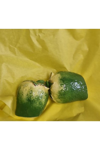 BY.RAYKA PORSELEN El Dekor Strawberry Porcelain Hand-Painted Salt and Pepper Shaker Set