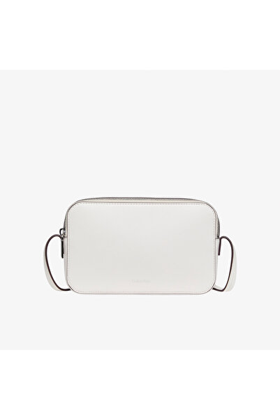 Calvin Klein Foil Logo Elongated Camera Kadın Beyaz Çapraz Çanta