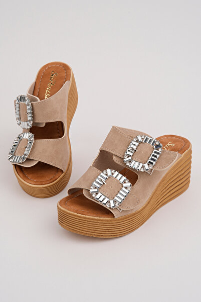 Madam Tarz Spr-2005 Padded Sole Buckle Slippers