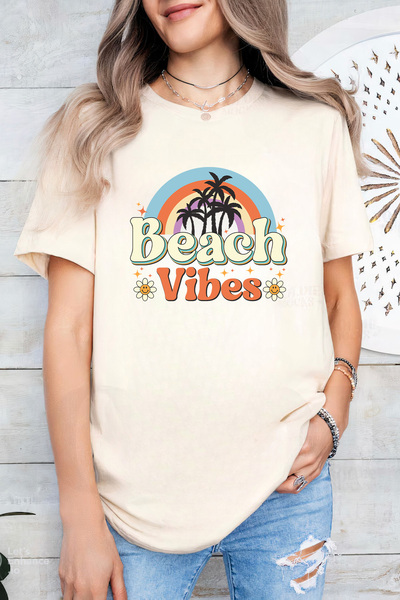 Sarah's Boutique Women's T-shirt – 100% cotton – Rainbow Palms