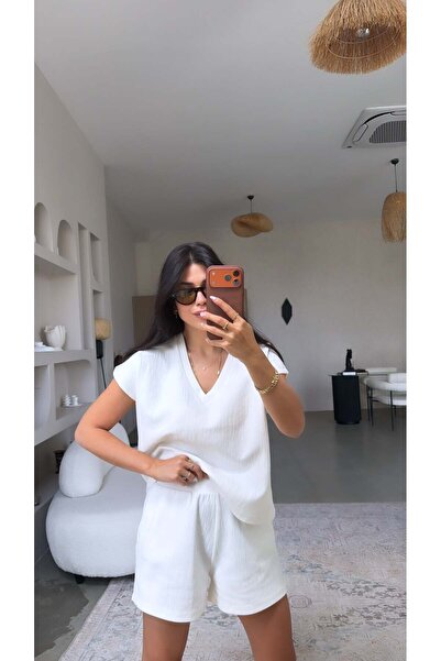 Buket Teke White V-Neck Shorts Basic Set