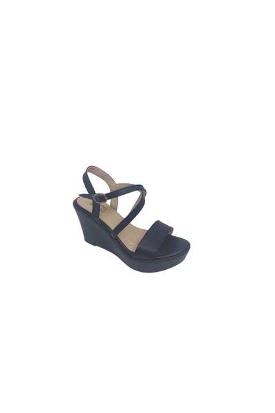 Zerhan 600 Women's Black Cross-Strapped Wedge Sole Shoes
