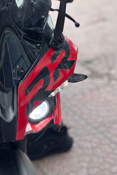Banxtre Bajaj Pulsar RS200 için Kafa Grenajı İçin RR Yazılı Sticker