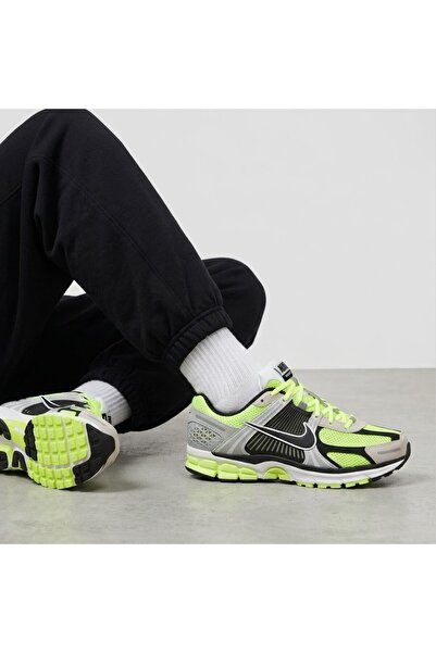 Nike Zoom Vomero 5 Men's Walking Shoes Sportie (Narrow Fit)