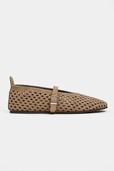 NİŞANTAŞI SHOES Belinda Rome Beige Suede Leather Studded Buckle Detail Flat S...