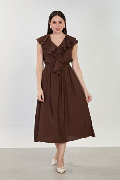BARRELS AND OIL Women's Long Dress with Ruffles on the Front - Brown
